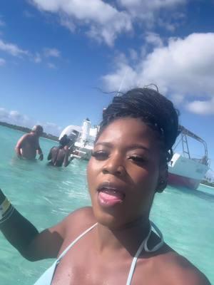 Weh unu deh??? lol  P.s I am obsessed with DR!! #foryou #puntacana #jamaicantiktok🇯🇲viral #fyp #fypシ゚viral #fypppppppppppppppppppppp #travel #saonaisland 