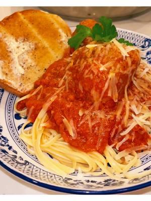 Spaghetti and meatballs. This was the worst meal I’ve ever made. Nobody liked it. The plates did not get cleaned off. 😂 #italianmeals #recipes #simplefood #comfort #chow #mondays #😏 #fypツ 