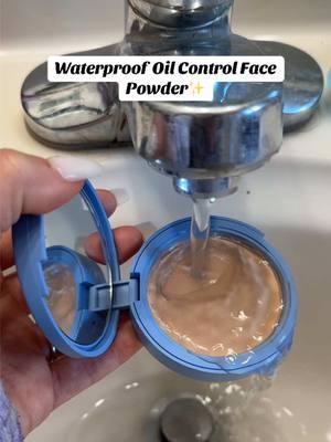 It for sure takes away shine and oil! 😌 #waterproof #waterproofmakeup #oilcontrolpowder #pressedpowder #powder #facepowder #saceladycosmetic #makeup #tiktokshopfinds 