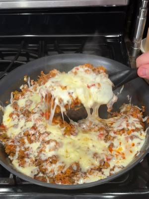 Unstuffed Pepper Bowls…. Recipe on my website,  link in my bio!  Search “unstuffed”… #baconuppartner #EasyRecipe #DinnerIdeas #browseyacres @Browsey Acres @Bacon Up Bacon Grease  https://cookerofdeliciousness.com/unstuffed-pepper-bowls/