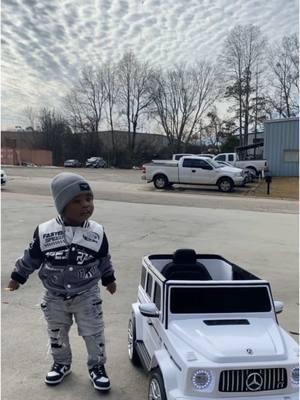 If your car stink bring it on down to One Stop Mobile Detail okayyy  Make yourself an appointment today call me ( 7708347711 ) 😜  @Goola!!!!  #monday #gwagon #newcar #freshsmell #toddler #toddlersoftiktok #fyp #fypシ #creatorsearchinsights 