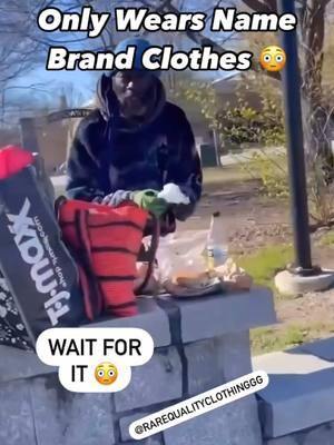 Did yall just see what I saw?! 🧐 😂😂😂 if yall didn’t see that maybe it’s me and im just tweakin’ 😫😂 #funny #funnymeme #funnyvideo #memesdaily #dailymeme #fyp #didyallseethat #namebrand #namebrands #clothes #homeless #crazy 