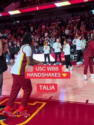 🤝🤝🤝 s/o @AG3✨🦅! #uscwbb #collegebasketball #handshakes 