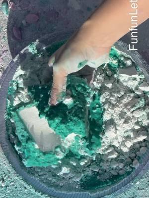 Relaxing crushing outside + New video! #bars #asmr #fyp #asmrworld #crunch #crunchy #pj #gymchalk #funfunletsgo #newvideo #oddlysatisfying #viral #makethisviral  #LetsDoThis #messy #paste #turquoise #teal #normal #spedup #fastcrushing 