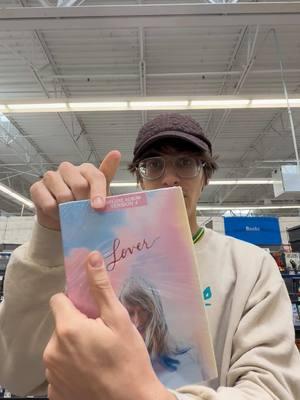 A responder a @Amanda V.✪🦾 (mais) cds e vinis do walmart estados unidos  #musica #musicapop #cds #vinis 