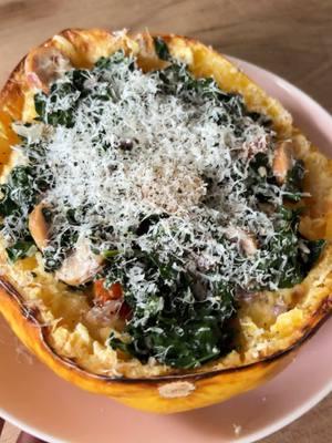 Day three of posting some of my favorite vids since TikTok is probably going away soon 😭  #spaghettisquash #squashrecipe #boursin #healthyrecipe #EasyRecipe #healthydinner #cozykitchen 