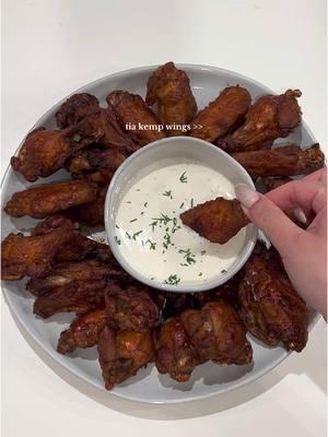 honey buffalo wings 😮‍💨🫶🏼  #tiakempwings #honeybuffalowings #wings #homeadewings #buffalowildwings #recipesoftiktok #alitasdepollo #cookwithme #fyp 