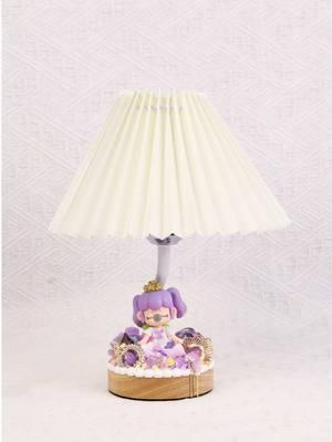 You can use cream glue to decorate everything such as a table lamp! 💡💜✨ #decoden #tablelamp #lamp #diylamp #creamglue #custom #handmadecraft #DIY #diytutorial #cute #nancy #kosbling #kosblingboutique 