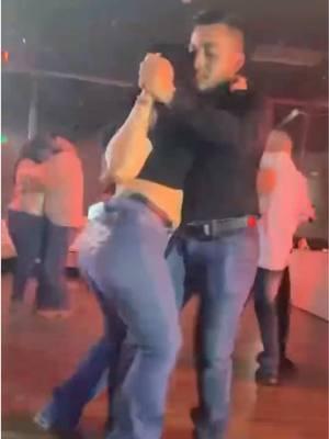 El Doble F 😮‍💨😌🔥 @Bailando-con_Sender🕺  #amigo #bailes #bailando #fyp #lamovidanightclubdebakersfield #corridos #bakersfieldca661 #bakersfieldtiktok #viraltiktok #fypシ #viral #fypシ゚viral #followme #parativiraltiktok 