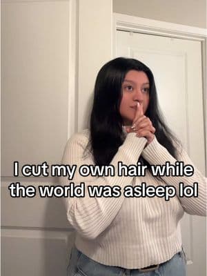 Oh gosh! I did that?! . . . . . #haircut #athomehaircut #haircuts #haircuttransformation #bangs #bangstutorial #bangschallenge #bangshairstyle #bangshaircut 