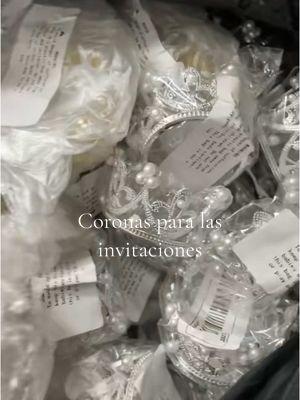 coronas para sus invitaciones #onthisday #crowns #invitations #boxinvitation #4escreations #quinceañera #misinvitaciones 