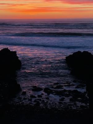 Tonight’s sunset views in Yachats, Oregon, were absolutely breathtaking!  If you enjoy these views, I plan to keep sharing them everywhere else still, so please make sure to stay connected! #oregoncoast #oregon #sunset #yachats #fypage #peace 