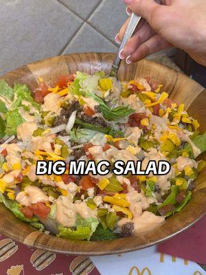 BIG MAC SALAD 🍔🥗 When you can have McDonald’s and still hit your goals>> This low carb, delicious twist on a Big Mac is the ultimate healthy recipe! INGREDIENTS: Salad- -1 lb extra-lean ground beef -Salt and pepper -1 yellow onion, diced -1/2 cup dill pickles, chopped -2 roma tomatoes, diced -1/4 cup shredded cheddar cheese -2 cups romaine lettuce, chopped Big Mac sauce- -1/2 cup avocado mayo -2 tbsp no sugar added ketchup -1 tbsp relish DIRECTIONS: 1. Cook ground beef in a skillet and season with salt and pepper. 2. Mix Big Mac sauce ingredients together. 3. Add your salad ingredients in a large bowl- lettuce, ground beef, onions, pickles, tomatoes, and cheese. Top with sauce and enjoy! 4. Store in the fridge up to 5 days. #bigmacsalad #saladrecipe #cheeseburgersalad #mcdonaldssalad #healthymcdonalds #lowcarbsalad #lowcarbrecipes #bigmac #ketorecipes #ketomeals #saladrecipe #salad #saladideas #saladmealprep #mealprepsalad #mealprepideas 