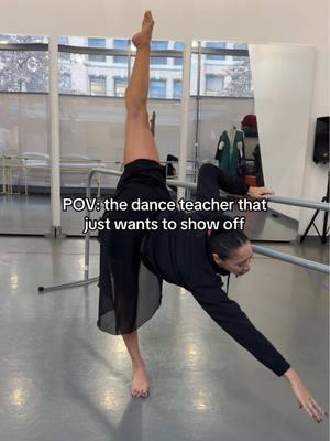 “mY lEg CaN’t Go uP” *proceeds to go to a 6 o’clock penche* #ballet #ballerina #pointe #balletdancer #danceteacher #danceteachersoftiktok #danceteachersbelike #balletteacher #ballerinasoftiktok #ballettok 