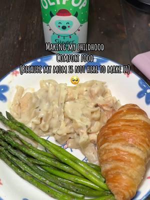 #chickenhelper #comfortfood #comfortmeals #childhoodmemories #childhoodmeals #alfredo #chickenalfredo #DinnerIdeas #lunchideas #foodies #foodtiktok #cookingtiktok #carotecookware #carotepotsandpanset #asparagus #croissant #MomsofTikTok #foryou #fyp #comidatiktok #cocinando #paratiii 