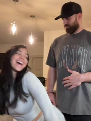 HAHAHAHAHA dile que bailando la conociiiiii #fyppppppppppppppppppppppp #viral #funny #prank #internationalcouple #mixculture #couplescomedy #humor 