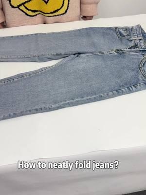 How to neatly fold jeans?#foldinghacks #storagehacks #homyfort #foldingjeans 