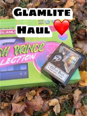 Glamlite haul 🩷I love them so much. @Glamlite #glamlite#glamlitehaul#glamlitemakeup#ghostface#ghostfacemakeup#glamlitexscream#glamlitexghostface#horrormakeup#horrorfans#facepowder#translucentpowder#affordablemakeup 