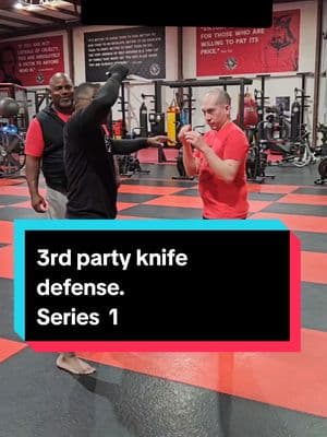 Third-party knife defense drill. Coach demonstrates how to enter, control the weapon, and protect others. What would you do if you saw someone being attacked? Are you prepared to help? #SelfDefense #KnifeDefense #BePrepared #creatorsearchinsights  #lasvegascombatacademy  #lasvegaskravmaga #kravmaga #levelUpJujitsu #bjj  #brazilianjujitsu #muaythai #mma #boxing #striking  #SelfDefense #boxingtraining #mmafighter #mma ##warriormindset #streetselfdefense 