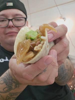 #mikeythefoodieguy #tacos #tortillas #viralvideo #capcut #fyp #trending #share #like #comment #foodies #hiddengems #duet #stitch 