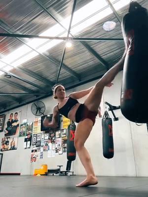 #mma #fitgirl #heavybagworkout 