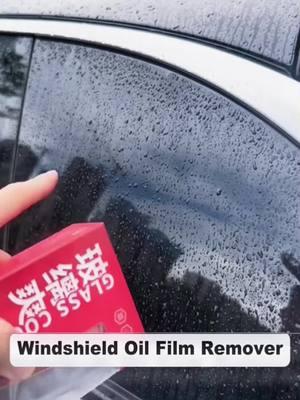 Does it really clean your car's glass that well? Try it! #cleaning #carknowledge #glasscleaning #cargoodies #musthave #TikTokShop 