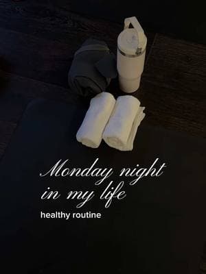 Monday night routine 🧘🏼‍♀️🫖 #healthyroutine #nightinmylife #aestheticvlog #nightlyroutine #mondaynight #mondayvlog @Act and Acre @Simple Mills @Drink Poppi @Djerf Avenue 