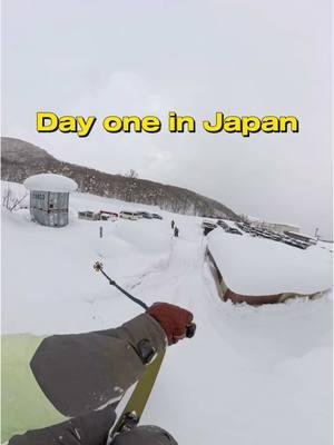 I can’t think of a worse way to start a trip #skiing #ski #sendit #fail #insta360 #insta360winter #skiingcamera #360camera #japan #niseko 