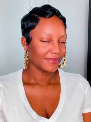 #twinsunisexsalontheglambar #90shairstylesblackgirls #pixiehaircut #brooklynsalon #shorthairstylesforblackwomen 