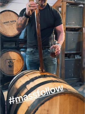 Let’s jump on the mass follow train! Cheers #TikTok! #SmokeltSiplt #BTT #BourbonTikTok #bourbon #massfollow #CapCut 