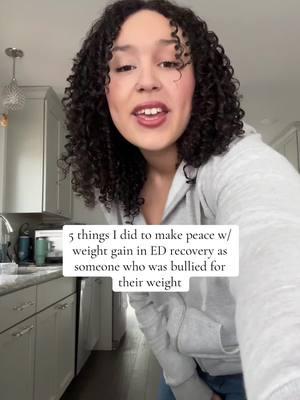 Please remember that fat is simply a neutral descriptor and a term that I have reclaimed as just that when describing past versions of myself. It is so important that we talk about the systemic oppression of fatphobia and societal obsession with thinness when recovering. It is valid to feel heavy things around this. ❤️ #yourweightdoesntmatter #unconditionalpermissiontoeat #everybodydeservesfood #yourweightisntyourworth #foodguiltrecovery #honorhunger #yourweightisnotyourworth #bodyimagework #youreworthyofnourishment #bodyfluctuationsarenormal 