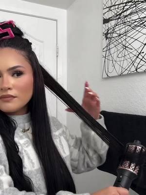 Frizz to FAB in minutes! ✨ The NEW ion Luxe 8-in-1 Airstyler Pro just changed the game. Who’s adding this to their cart? #8in1AirstylerPro #stylingtool 📹: @deecastle