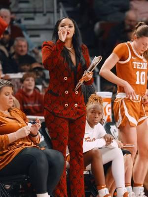 When a real 💁🏽‍♀️ walk up in the building #coachcarter #fypシ #coach #basketball #texas #fyp #reels #fashion #SEC 