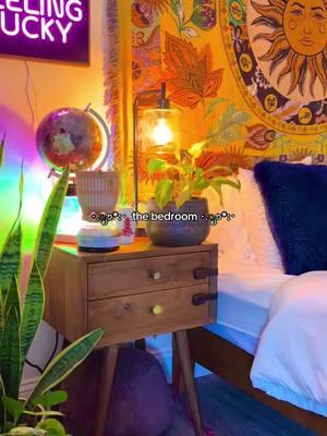 I don’t show our room much! So here it is ⭐️🌈 #dopaminedecor #dopaminedecorbedroom #bedroomdecor #whimsicalhomedecor 