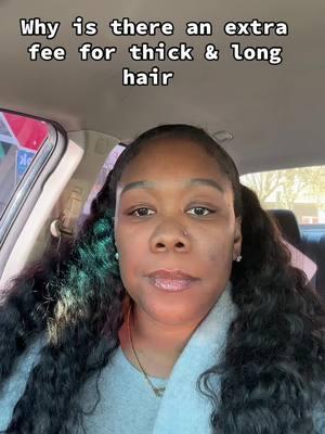 I get that everyone has their prices, and that’s fair. But in my opinion, it’s unfair to charge people a high fee for something they can’t control. It feels wild to me that having naturally thick or long hair comes with an extra price tag — like, really?#knotlessbraider #phillybraider #knotlessbraids 