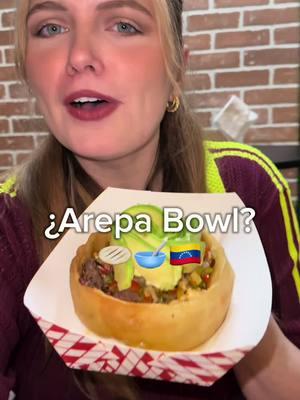 ¿Probarías este arepa bowl? 🫓🥣🇻🇪 😋@toparepa1 @BelangelVzla  . . . . . . #arepa #arepabowl #venezuelanfood #comidavenezolana #arepavenezolana #pareja #familiamulticultural #venezolanos #eeuu #gringa chicago #chicagorestaurants #chicagoblogger #cachapa 