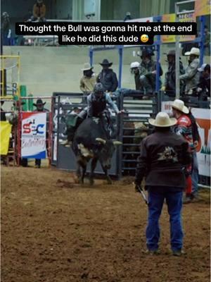 No one was harmed in this video 👀 #rodeo #pbr #bullridingwrecks #bullriding #faceplant #videography #barrelracer #tidpics 