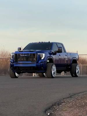 Would this truck break your neck? 🦉 #lgnd #gmc #lgndsupplyco #denali #duramax #lifted #diesel #vinylwrap #americanforce 