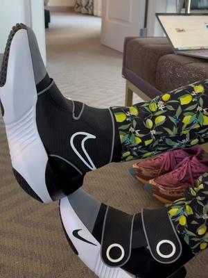 Check out these Nike x Hyperice recovery boots. Just slip them on and get a foot massage, compression, and heat on the go. What do you think about them?! #ces #cooltech #tech #nike #hyperice #recoverytips 