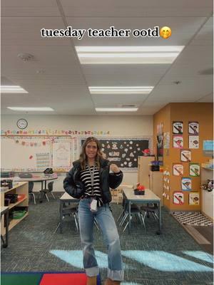 finally back into a normal routine😅 #teachersoftiktok #teacherlife #teachertok #teachers #teachersbelike #teacherfashion #teacheroutfit #teacheroutfits #teacheroutfitcheck #teacherootd #teacherfashionista #santanawinds #engaged #engagement #engagementring #bride #2025bride #2025brides #2025wedding #weddingplanning 