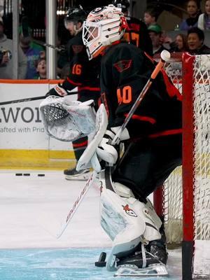 These blackout jerseys didn’t get the hype they deserve 🔥 #LVPhantoms #hockeytiktoks #hockeytok #hockeytok #allentown #blackoutjersey #raiseyouryaayaaya 