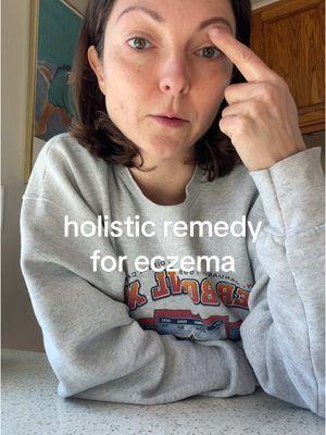 Important notes:  -this is still not getting to the root-cause of WHY you have eczema. It’s very important to identify your specific triggers or why you might be experiencing flares.  -getting a hair tissue mineral analysis (HTMA) can be a great way to identify what nutrient/mineral deficiencies you’re experiencing. Replenishing specific nutrients will help support your gut health / overall immune response and should help clear up skin conditions like eczema. Learn more about HTMA in my bi0 or reach out to me directly.  -this worked for me, but that doesn’t necessarily mean it will work for you. This could cause a potential breakout for those with sensitive skin.  -make sure you are buying 100% organic castor oil. This is my favorite brand and I trust the ingredients and certifications #eczema #eyelideczema #eczemaremedy #holisticremedies #holisticremedy #rootcausehealing #rootcausemedicine #nutritionaltherapy #htma 