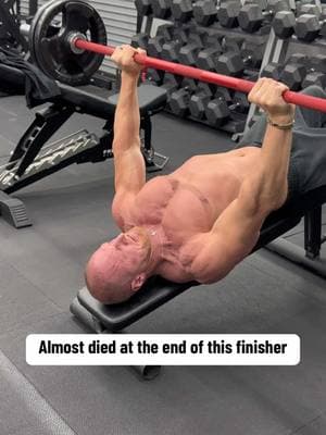 I suggest using a spotter #chestfinisher #triceps #pushday #fitness #gymtoks #gymideas #declinepress #closegripbench 