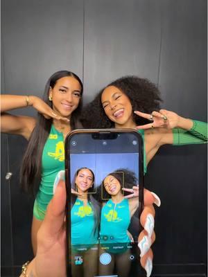 @GIANNA what if we just went together?? 🥰 #oregontrack #mediaday #oregontrackandfield #katriinawright #giannabullock 