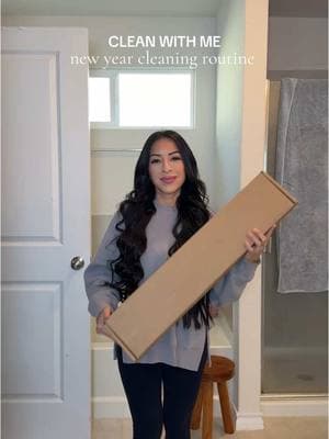 #AD New year, new cleaning routine! I'm all about finding smarter, easier ways to keep my home clean.Today, I'm taking on the bathroom, and Bona is my go-to partner in crime. With their premium spray mop, cleaning feels like less of a chore and more of a breeze. It’s efficient, effective, and makes my busy days just a little bit simpler. Here’s to tackling 2025 with clean floors! #lovemybonafloors @Bona 