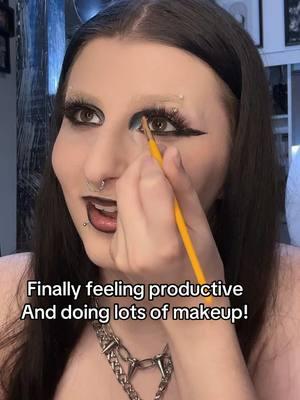 Productive two times a week take it or leave it #makeup #makeupartistproblems #tiktokban 