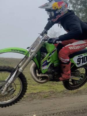 If you guys could bring any open bike from the past back into production, which one would you choose? We got some purple purple bars on the 1997 KX500, so I had to shred some laps around Toutle Motorsports Park 😋 @Red Bull Motorsports @Red Bull @MotoSport.com 🎥: @Charlie McDermott Hale #KX500 #kawasaki #2stroke