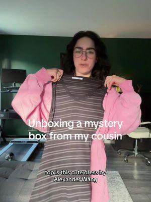 Unboxing a mystery box from my cousin!  #unboxingvideo #mysterybox #mysteryboxopening #clothingunboxing #handmedowns @reformation @asos 