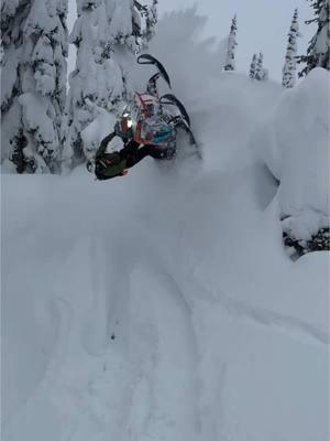 @Rox tunnel grips help keep you connected to the sled, So you can do rad stuff like this 🤘🏼📸 @Chase Masson #sled #sledtok #viral #trending 