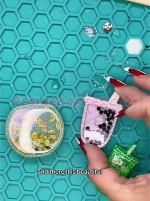 Who loves boba? Check out one of our most popular kits! Create an adorable phone grip or badge reel.🤘 #boba #bobatea #resin #resinart #DIY #craft #crafts #uvresin #glitter #uvresincrafts #uvresin 